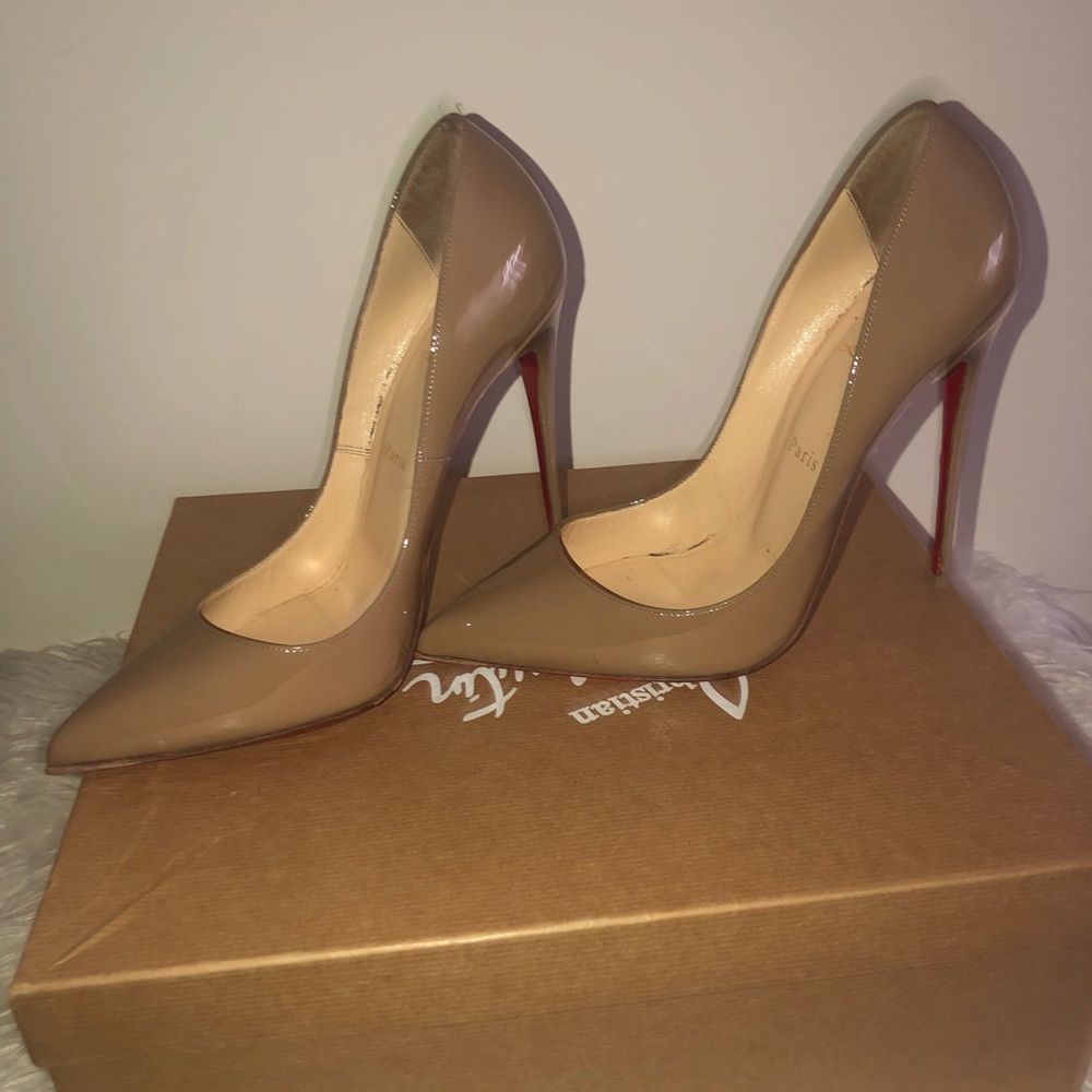 Nude So Kate classic pump